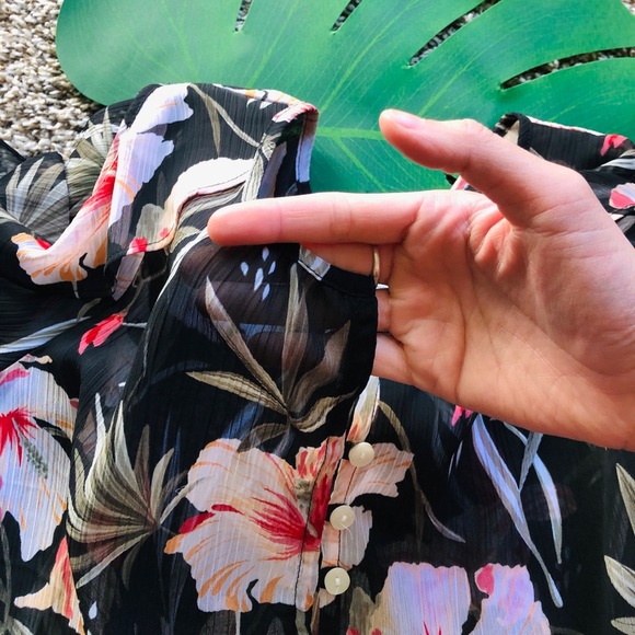 See-Thought Flower Print Top - Picture 4 of 5